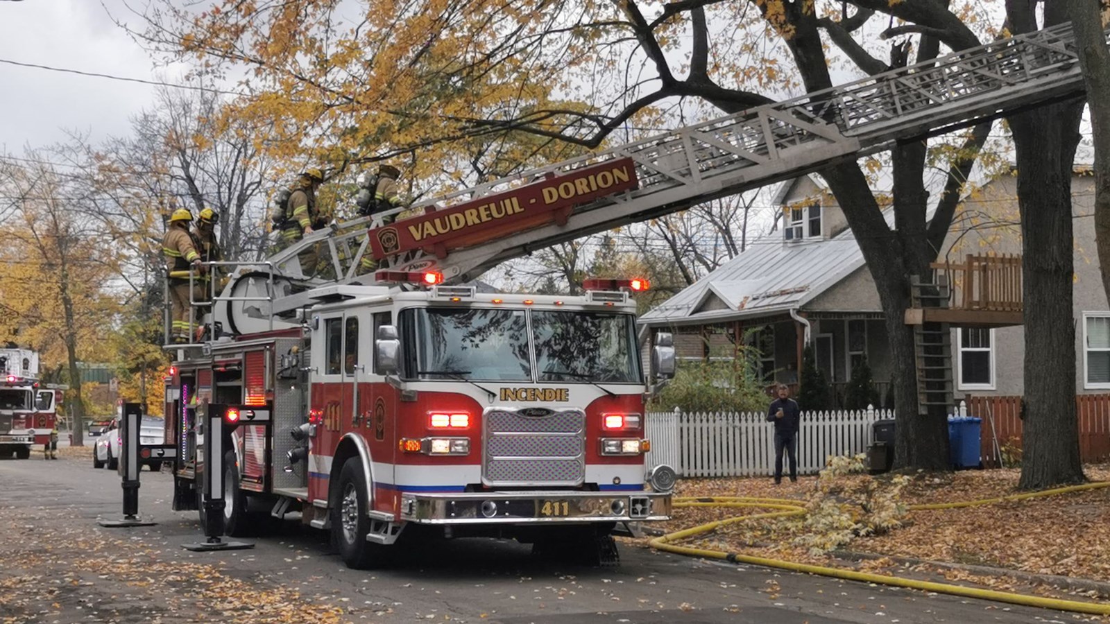 Intervention des pompiers de Vaudreuil-Dorion sur la rue de l'Hôtel-de-Ville