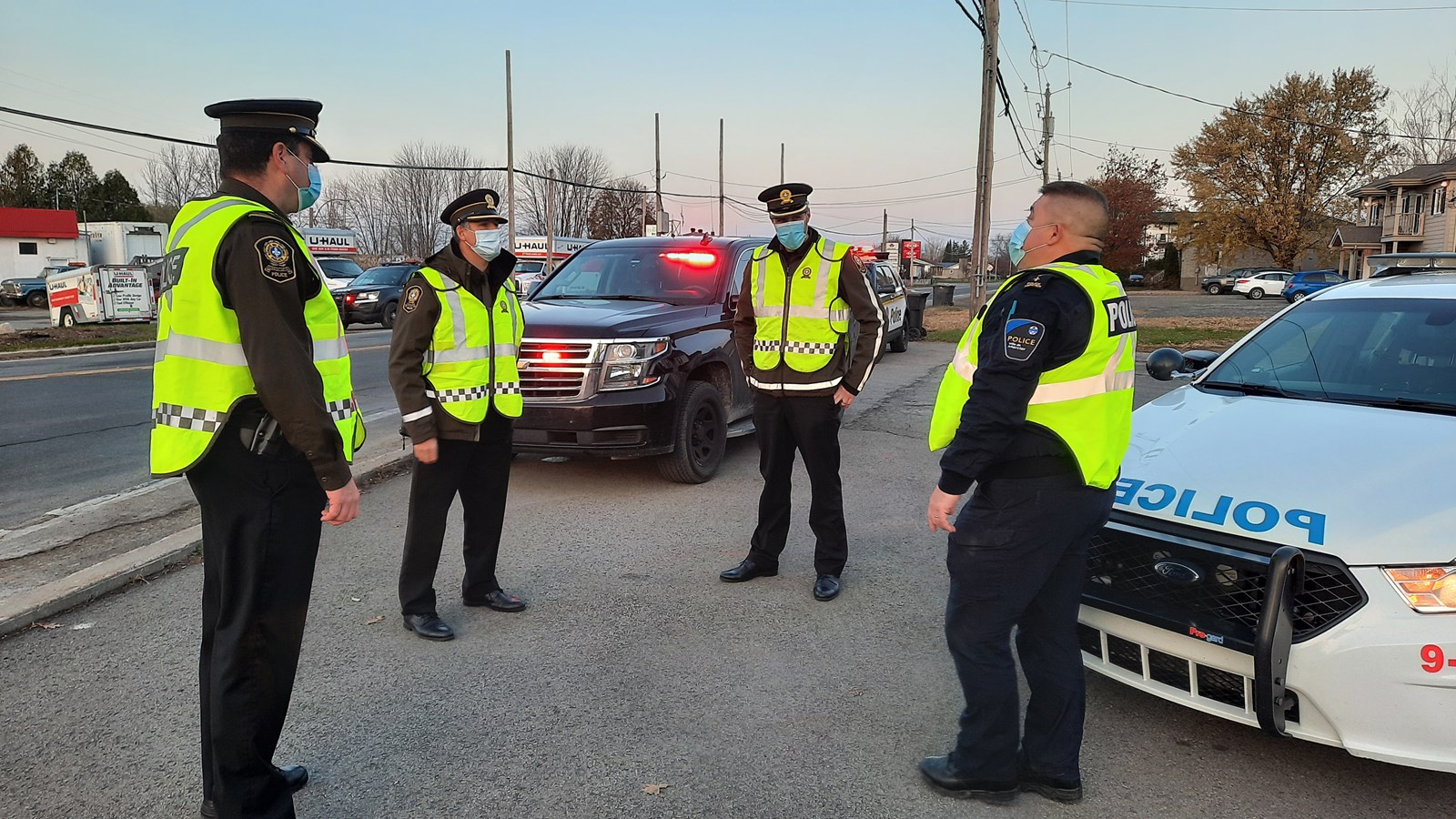 Opération policière sur la route 138 à Sainte-Martine