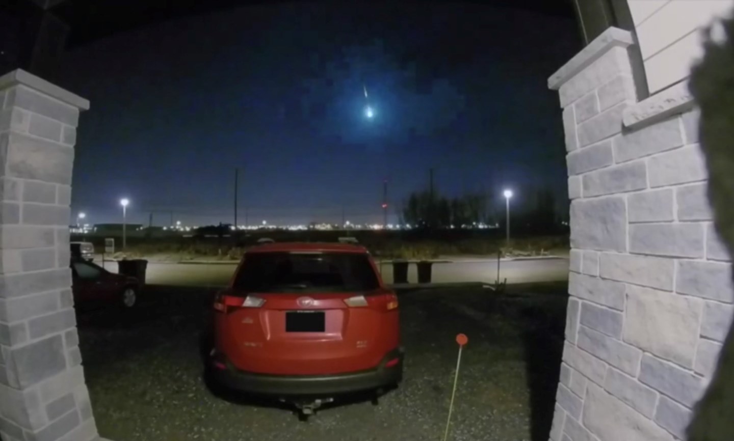 Un météore traverse le ciel de la Beauce