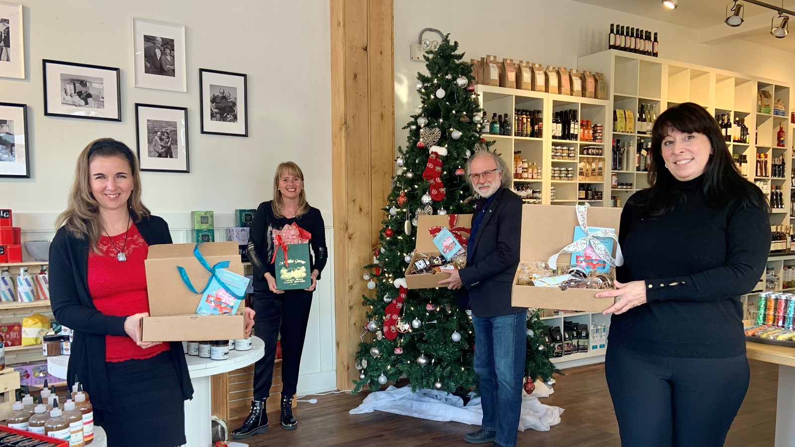 La campagne d'achat local a officiellement été lancée en présence de mesdames Maude Laberge, Préfète de la MRC de Beauharnois-Salaberry et Mairesse de Sainte-Martine, Chantal Dostie, Coordonnatrice à la promotion régionale à la MRC, M. Bruno Tremblay, Président du CLD Beauharnois-Salaberry et Maire de Beauharnois, ainsi que Mme Sonia Duquette, propriétaire du Local du Gourmet