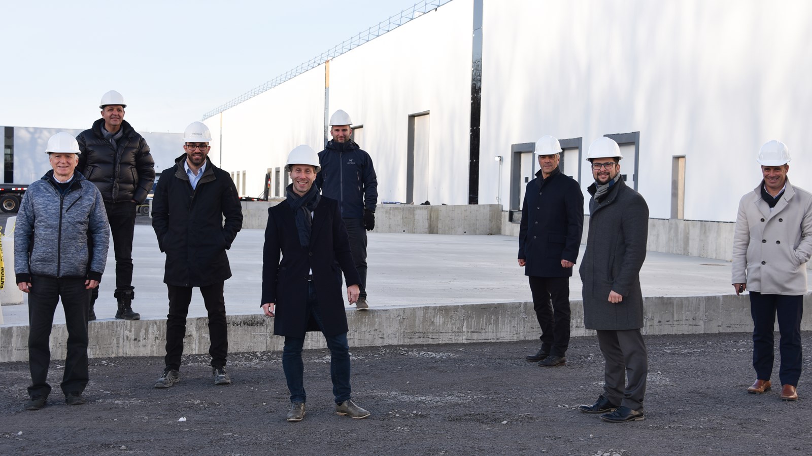 La photo officielle a été prise à l'endroit où la nouvelle usine de EBSU prendra place à Salaberry-de-Valleyfield