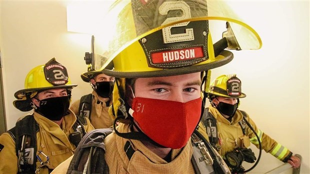 Des pompiers de Hudson gravissent 46 étages pour la dystrophie musculaire