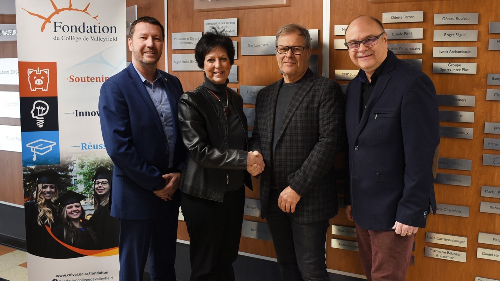 La Fondation du Collège de Valleyfield a obtenu à la fin du mois de janvier dernier un appui de taille, d’un de ses partenaires de longue date. Le pharmacien Michel Vinet a remis au directeur général de l’organisme, Yves Trottier, un don de 45 000$