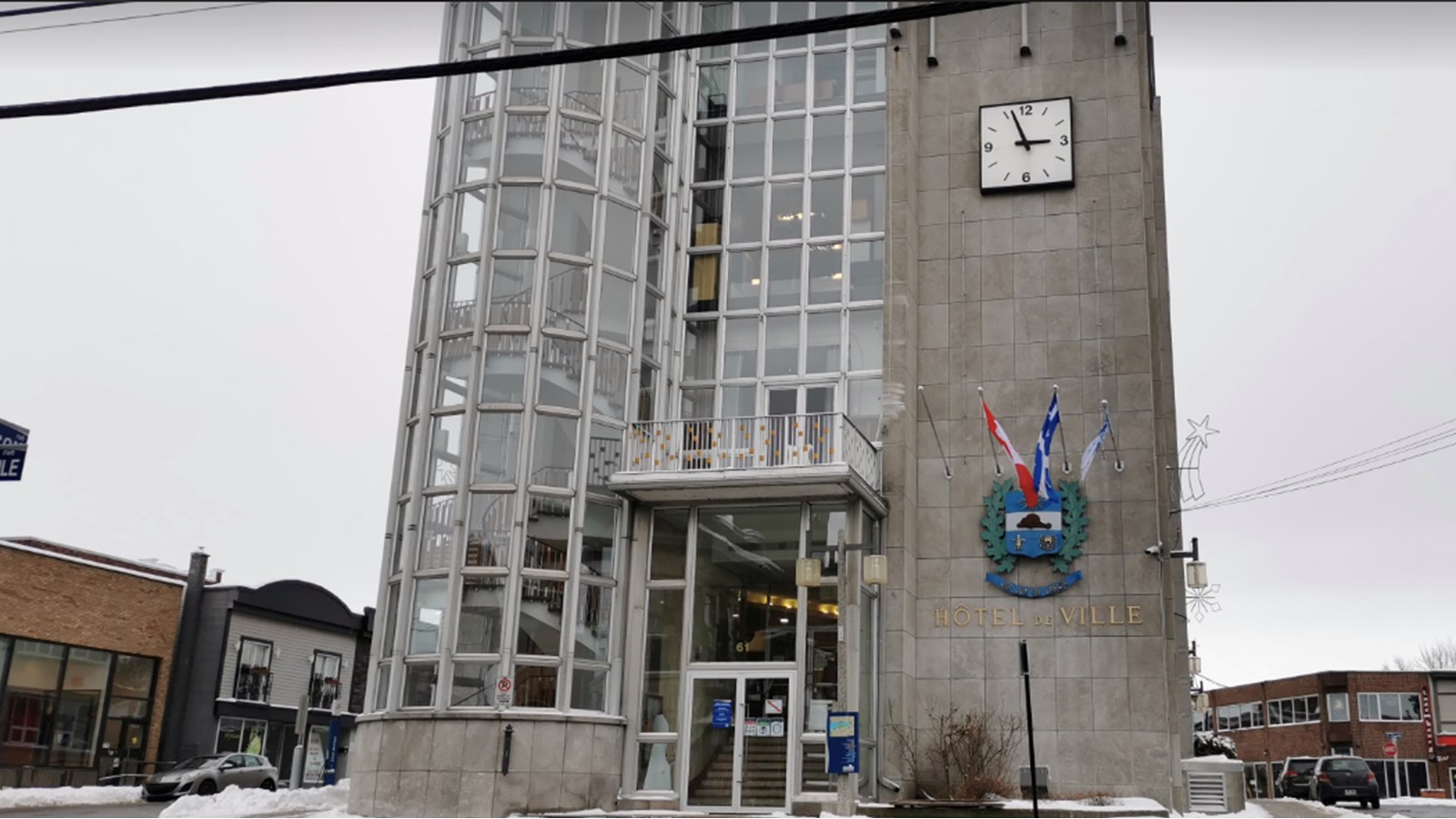 L’hôtel de ville, l’édifice de la gestion du territoire, ainsi que les bureaux du Service récréatif et communautaire et du Service de sécurité incendie de Salaberry-de-Valleyfield demeurent fermés au public jusqu'au 22 février