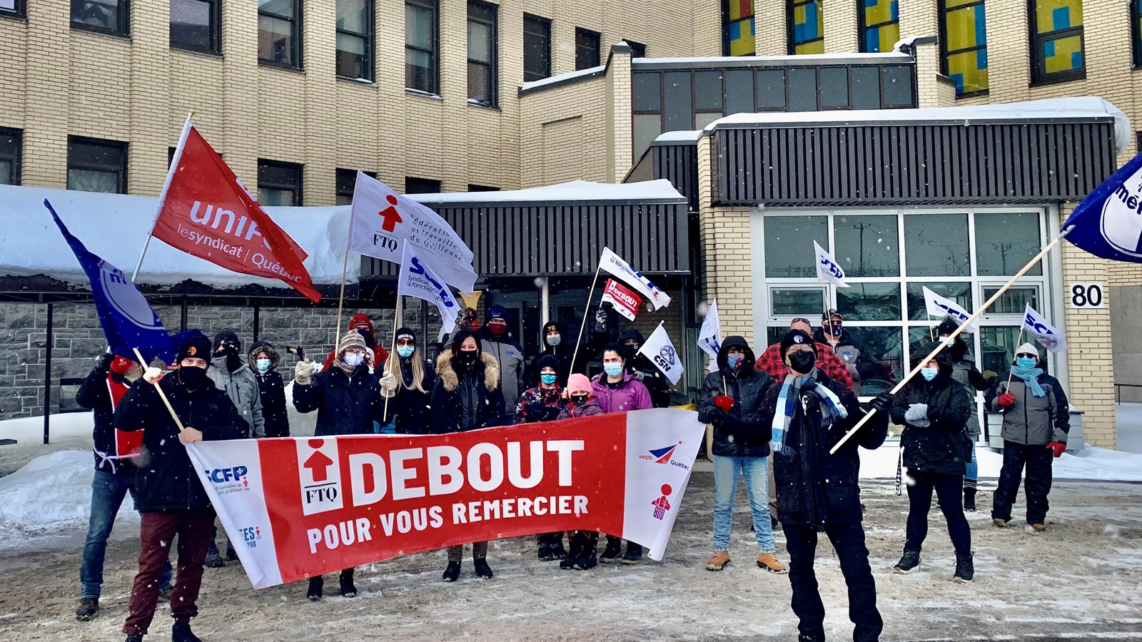 Le cortège s'est arrêté au Centre Dr. Aimé- Leduc à Salaberry-de-Valleyfield