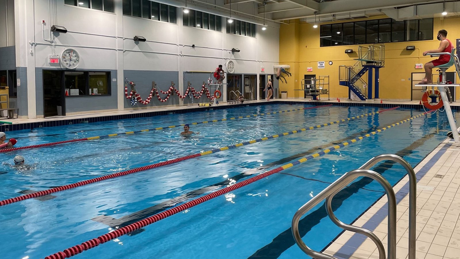 La baignade libre demeure permise à la Cité des Arts et des Sports