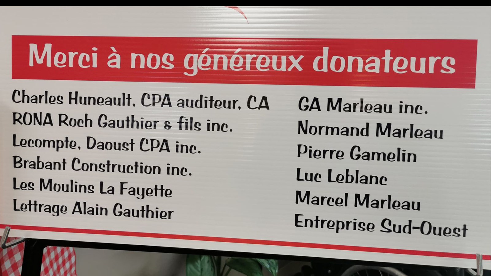 Pour concrétiser son projet, M. Leblanc s'est entouré de 12 commanditaires
