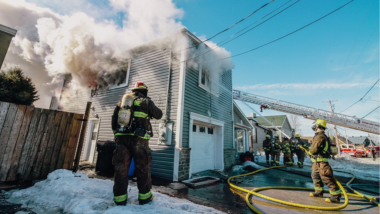 Une résidence de Saint-Zotique est lourdement endommagée par les flammes