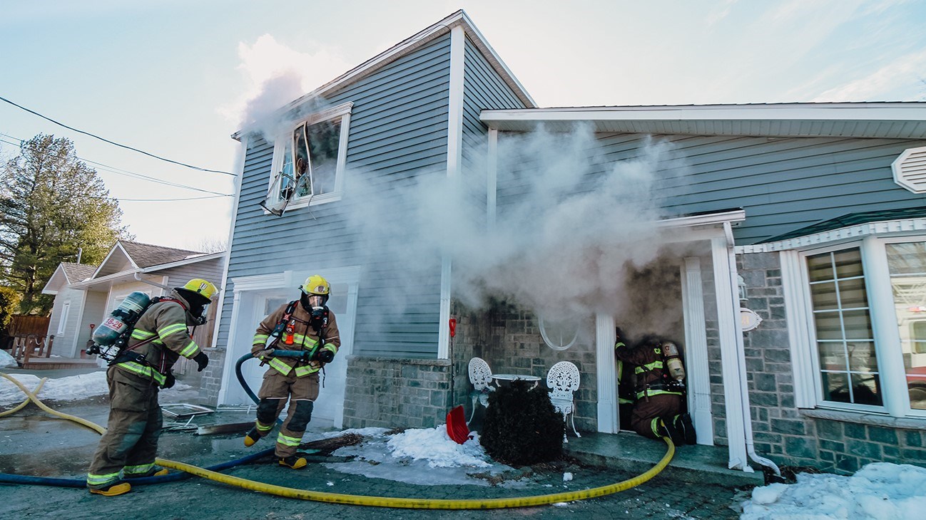 Une résidence de Saint-Zotique est lourdement endommagée par les flammes