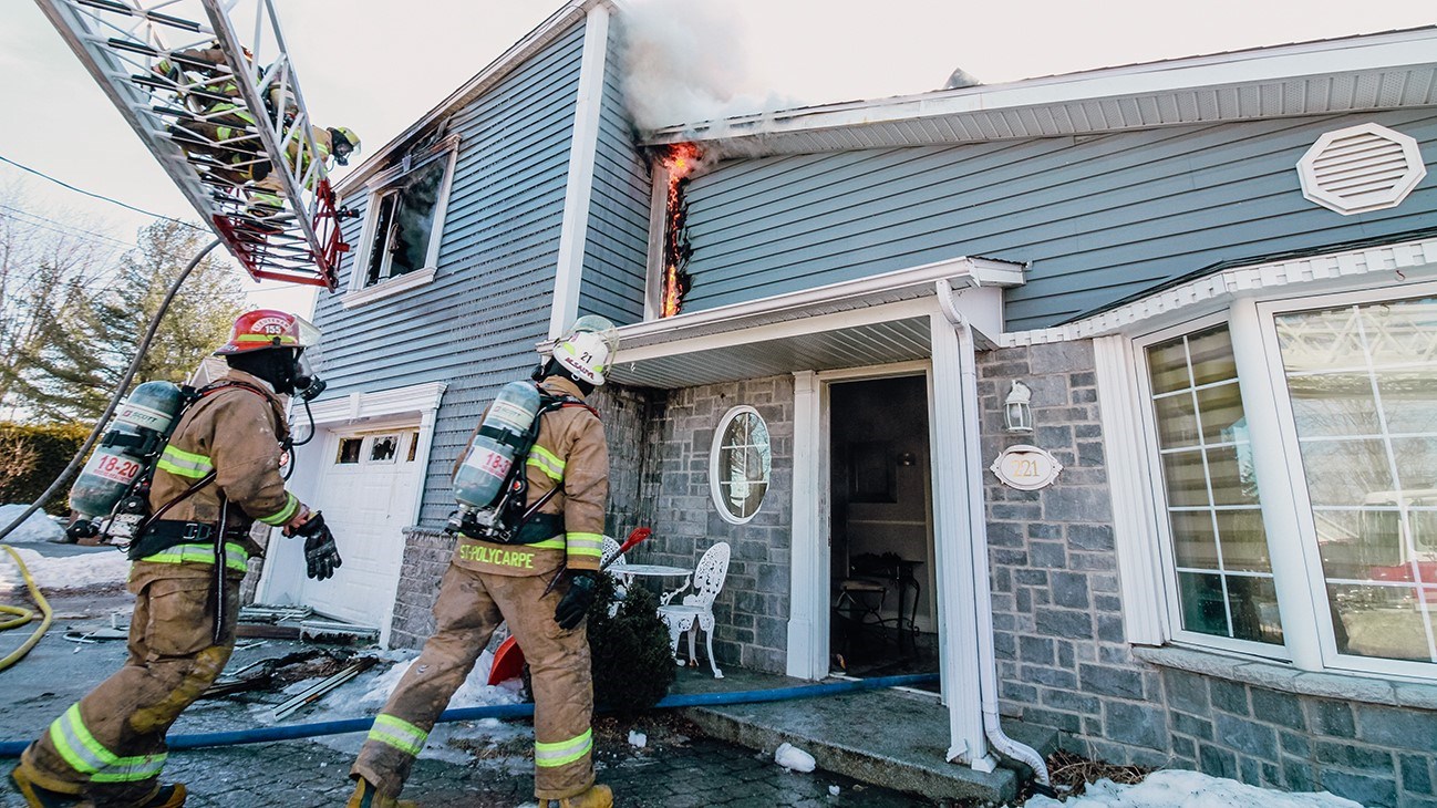 Une résidence de Saint-Zotique est lourdement endommagée par les flammes