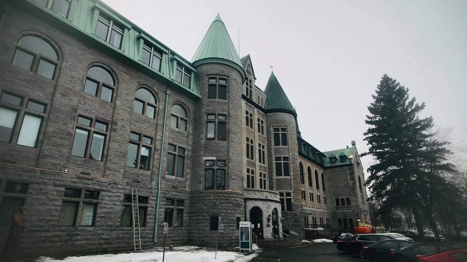 Les professionnels du Collège de Valleyfield en grève ce mardi