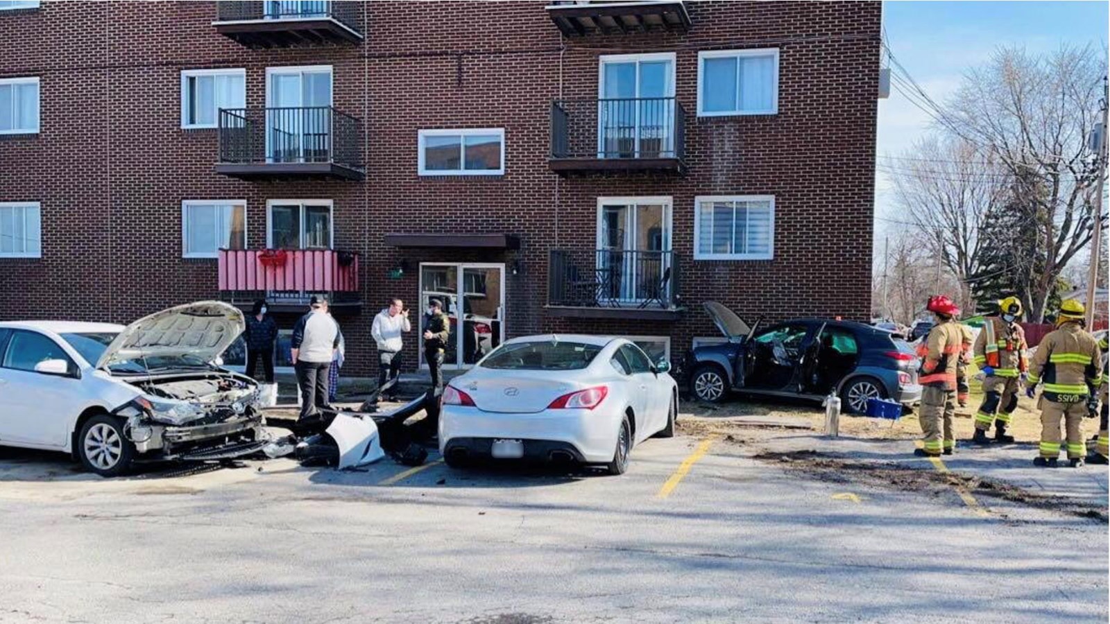Un septuagénaire frappe cinq véhicules stationnés à Vaudreuil-Dorion