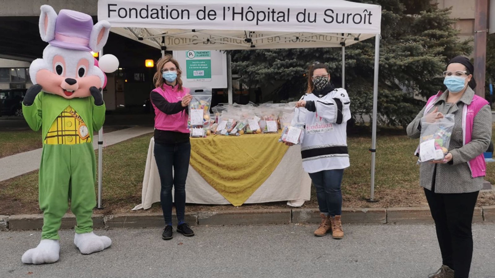 Des douceurs chocolatées pour égayer la journée du personnel de l'Hôpital du Suroît 