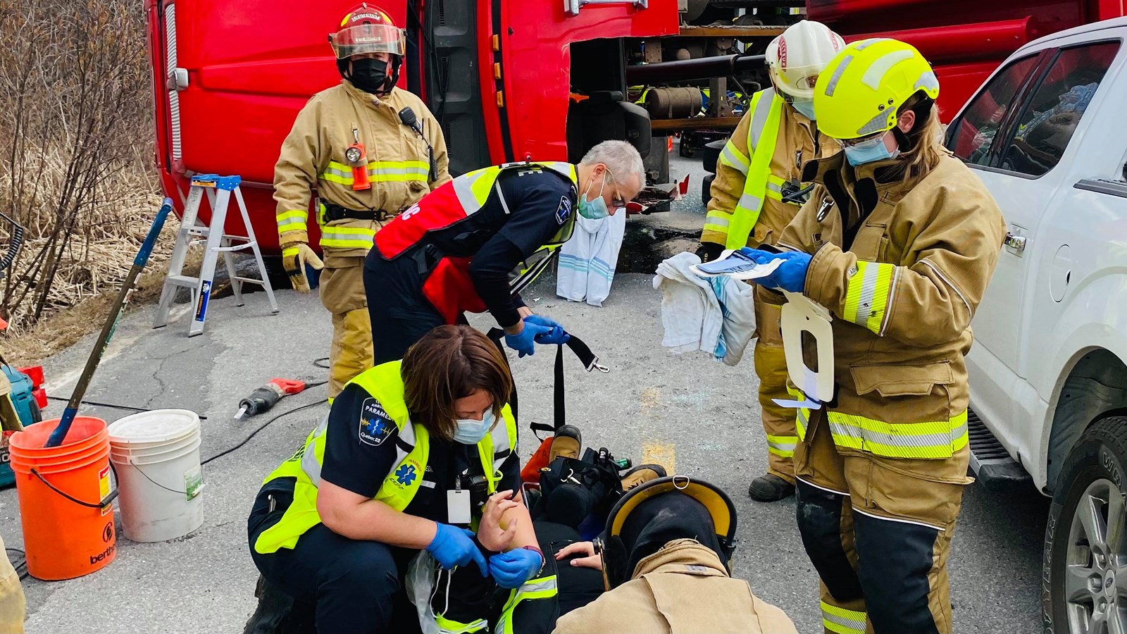 Accident à Sainte-Marthe: deux personnes sont transportées à l'hôpital
