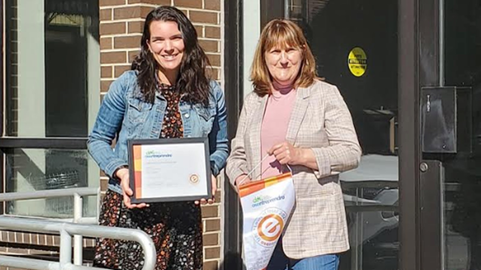 Le duo mère-fille composé de Madame Carole Leblanc et Marie-Pier Béland
fondera prochainement Le Marché en vrac, épicerie et espace café qui sera situé
sur la rue Ellice à Beauharnois