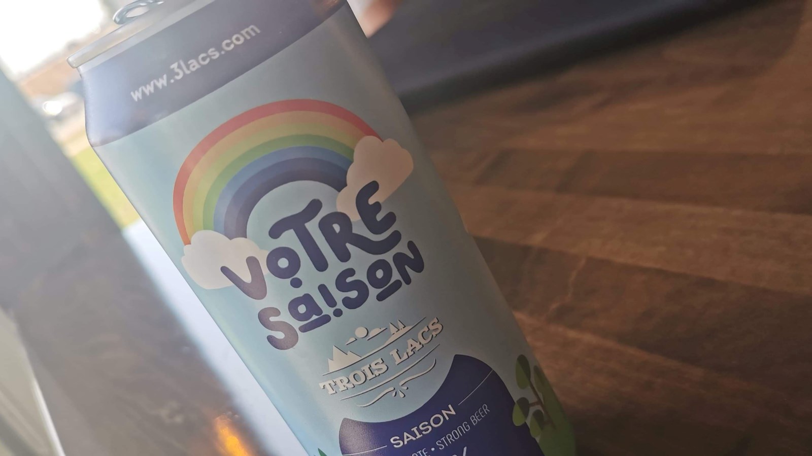 En mai 2020, Néomédia rapportait l’initiative de la Microbrasserie Trois Lacs de Vaudreuil-Dorion qui avait décidé de créer la bière Votre saison contenant 5,6 % d’alcool pour soutenir deux causes