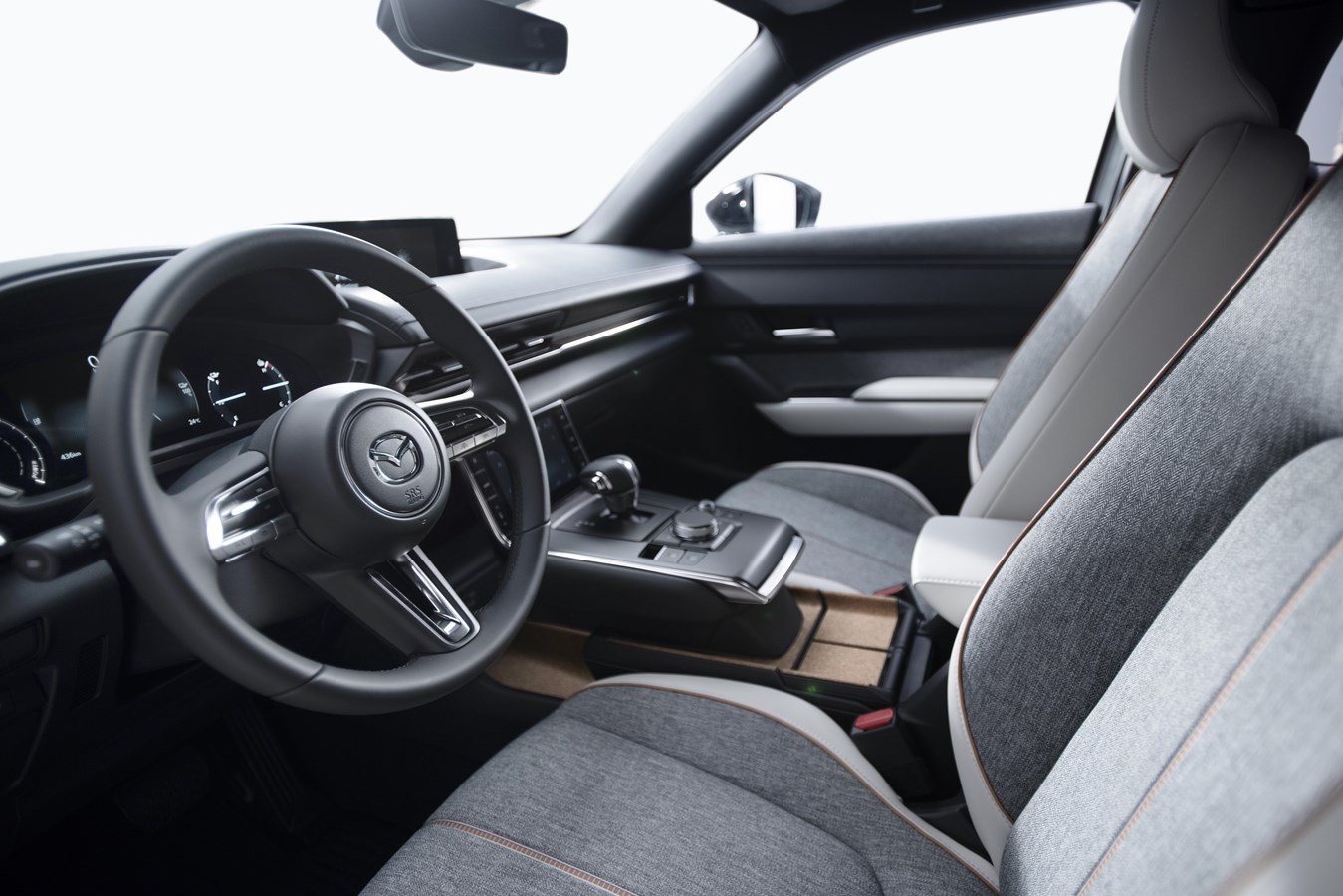 MX-30 : Un premier véhicule Mazda électrique disponible cet automne