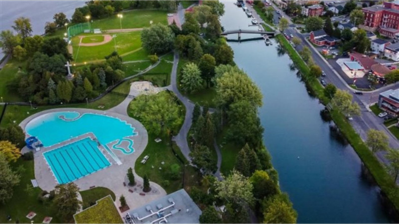 Du mobilier urbain, tel que des bancs et des tables de pique-nique, fera son apparition au parc Delpha-Sauvé tel que décidé par la population dans le cadre de la 2e édition du budget participatif