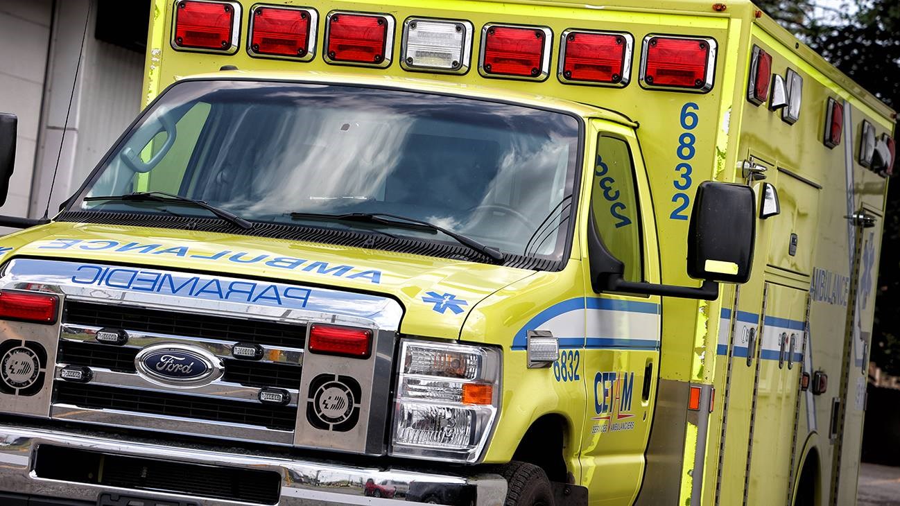 Elle s'endort au volant de sa voiture et fait un capotage