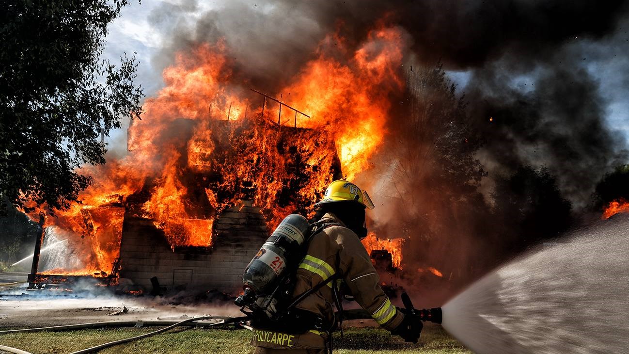 Les pompiers de Salaberry-de-Valleyfield combattent un incendie à Les Coteaux