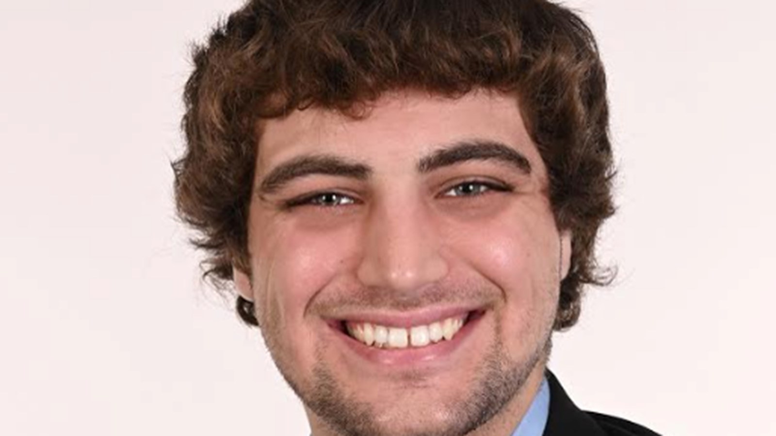 Jérémy Pigeon-Demers est quant à lui détenteur d’un diplôme d’études collégiales en gestion de commerce du Collège de Valleyfield et poursuit actuellement des études à l’UQAM 