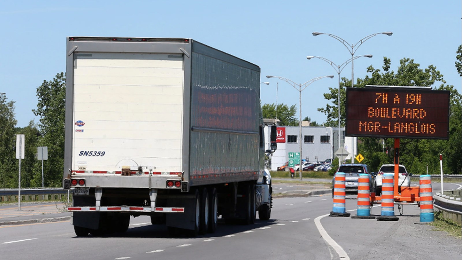 Le 1er juillet prochain marquera le début de l'interdiction au camionnage de transit sur le boulevard Monseigneur-Langlois
