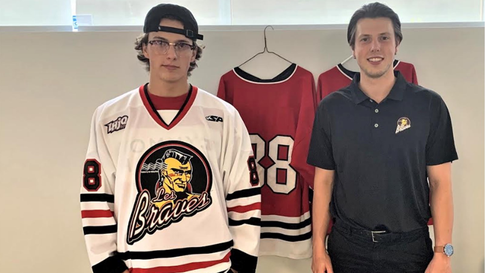 Les Braves de Valleyfield ont donné une saveur locale au Repêchage 2021 de la LHJAAAQ en misant sur le Campivallensien Benjamin Leblanc avec leur choix de 5e ronde, 54 e au total