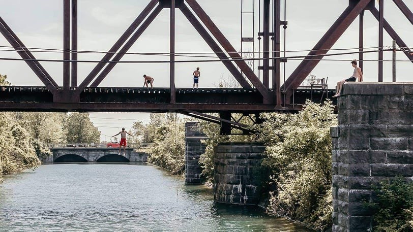 Des plongeurs téméraires s'aventurent toujours dans le canal Soulanges