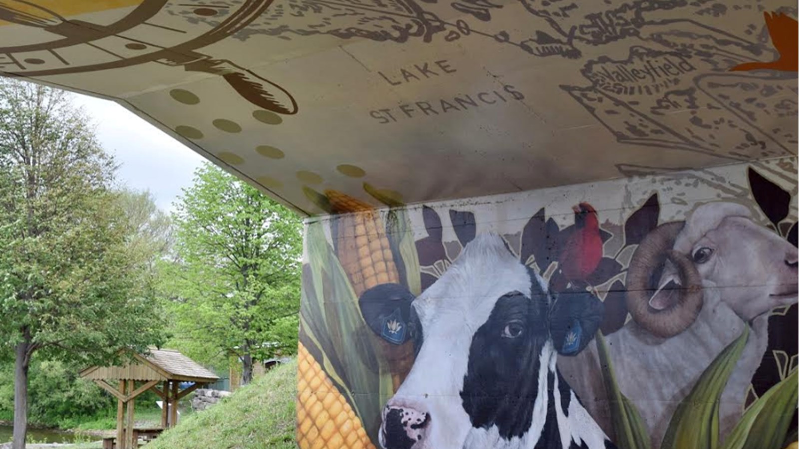 La Halte des Villages a maintenant son oeuvre d'art emblématique