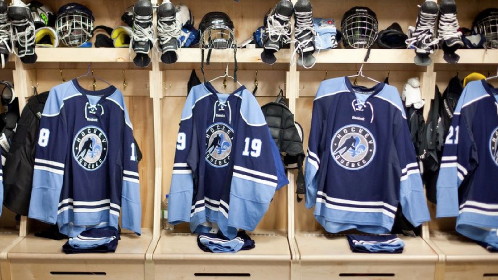 Deux hockeyeurs de la région participent à un camp de Équipe Québec