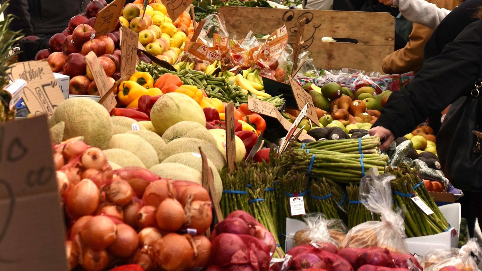 Des marchés publics s’invitent en CHSLD