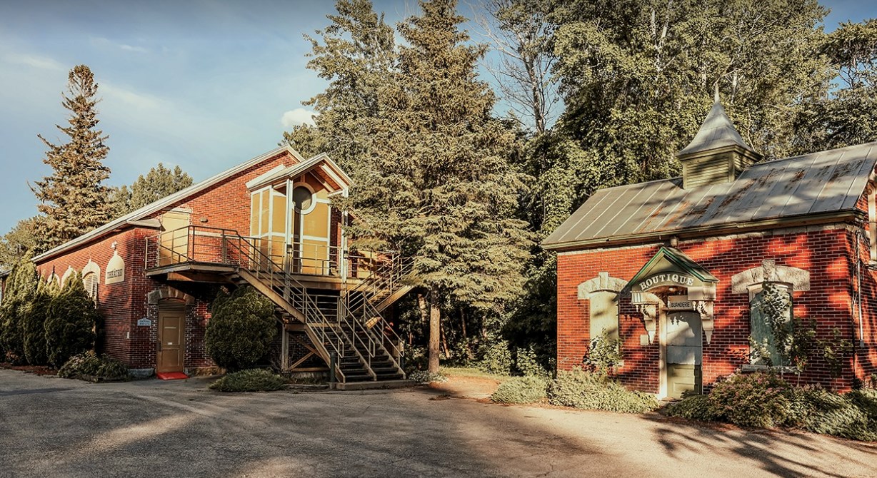 Le site des Ateliers de Pointe-des-Cascades renaît et devient le Village des Écluses