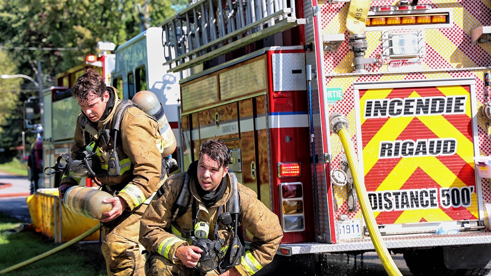 Important incendie sur la rue Anna à Rigaud