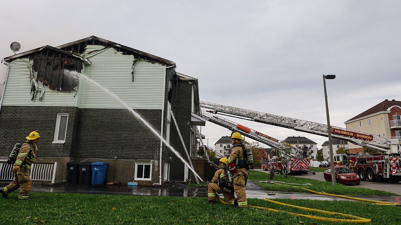 Un incendie cause d’importants dommages à un quadruplex à Vaudreuil-Dorion