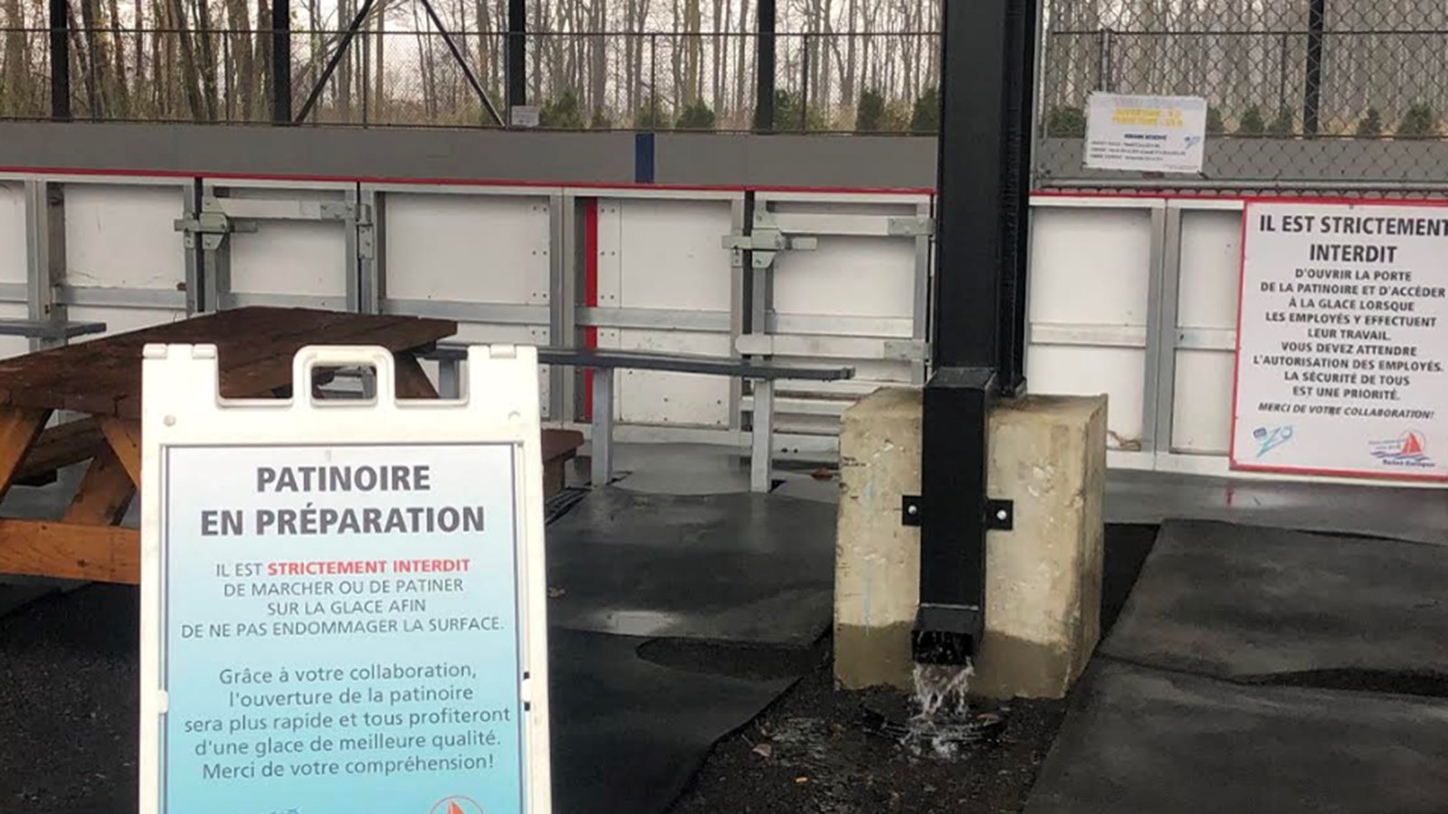 Saint-Zotique prépare sa patinoire réfrigérée