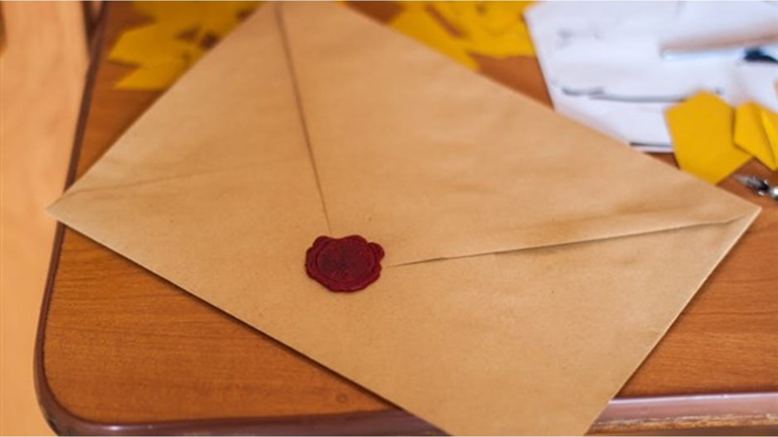 Une boîte aux lettres destinée au Père Noël à Les Coteaux
