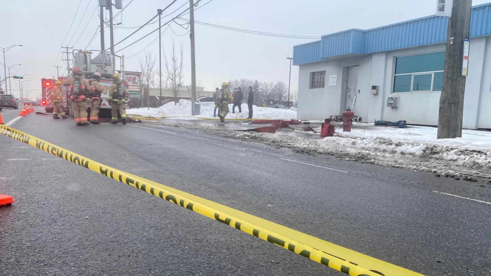 Intervention des pompiers de Vaudreuil-Dorion sur le boulevard Harwood