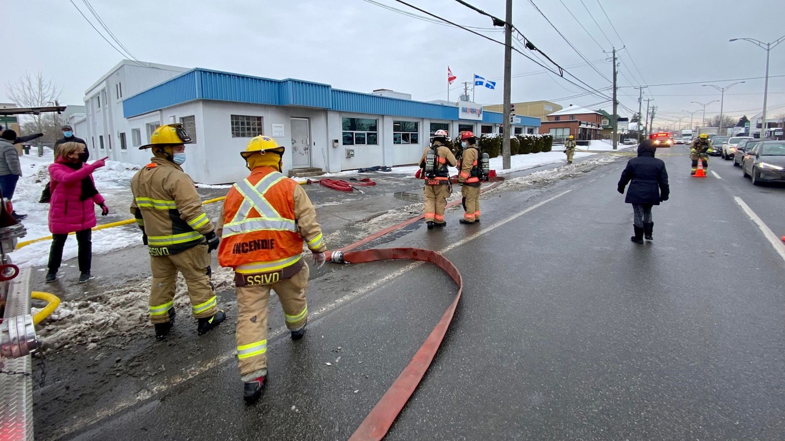 Intervention des pompiers de Vaudreuil-Dorion sur le boulevard Harwood