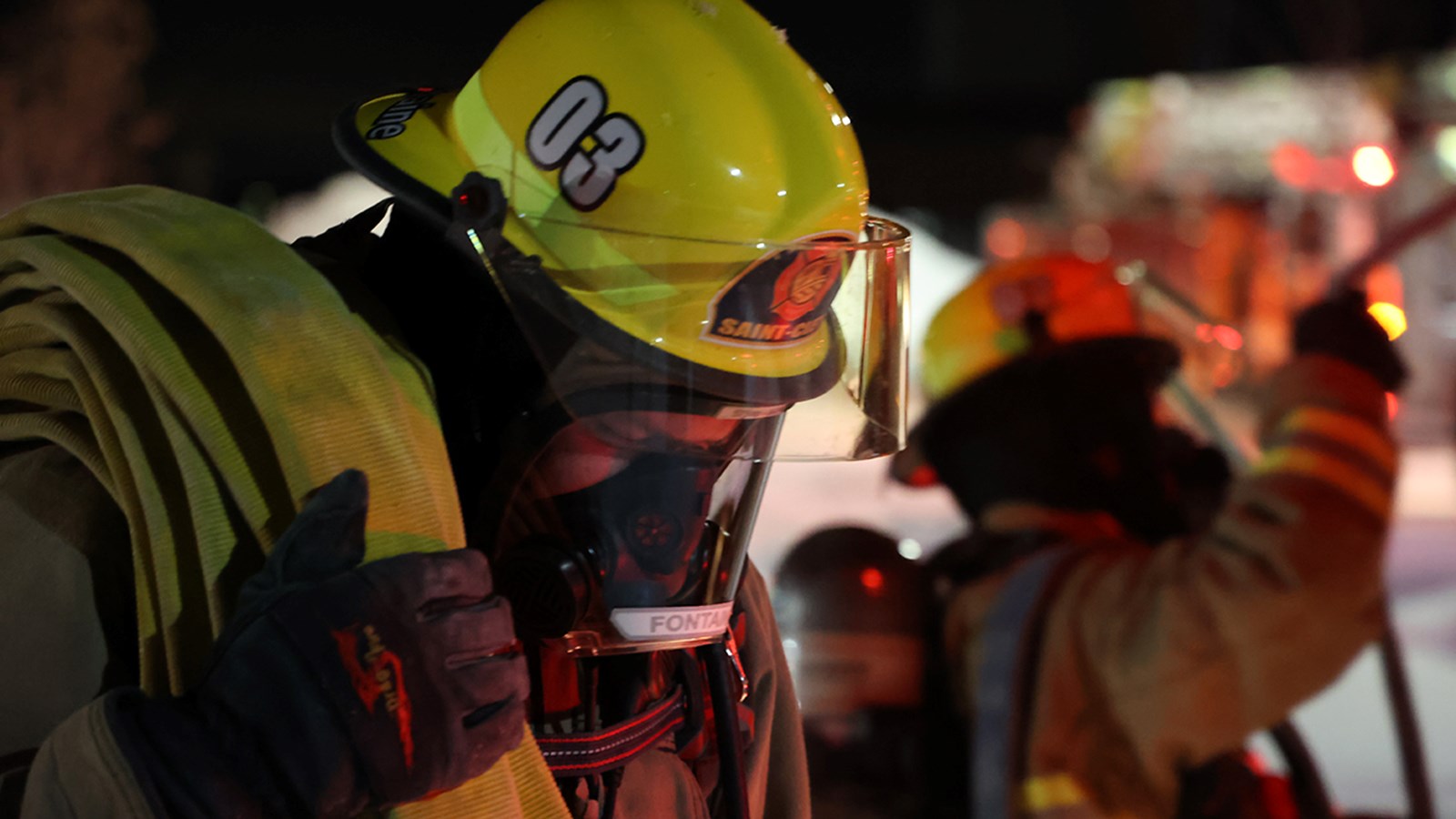 Une pièce industrielle prend feu et nécessite l'intervention des pompiers à Coteau-du-Lac 