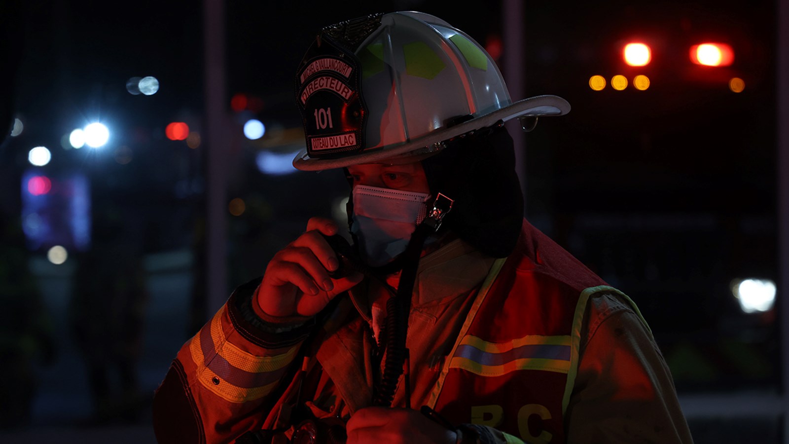Une pièce industrielle prend feu et nécessite l'intervention des pompiers à Coteau-du-Lac 