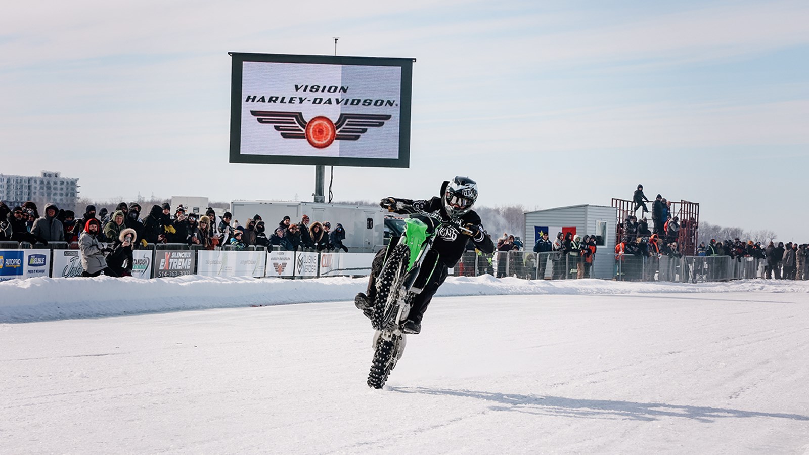 Un succès pour la 3e édition de la Harley Drag Race on Ice ce dimanche