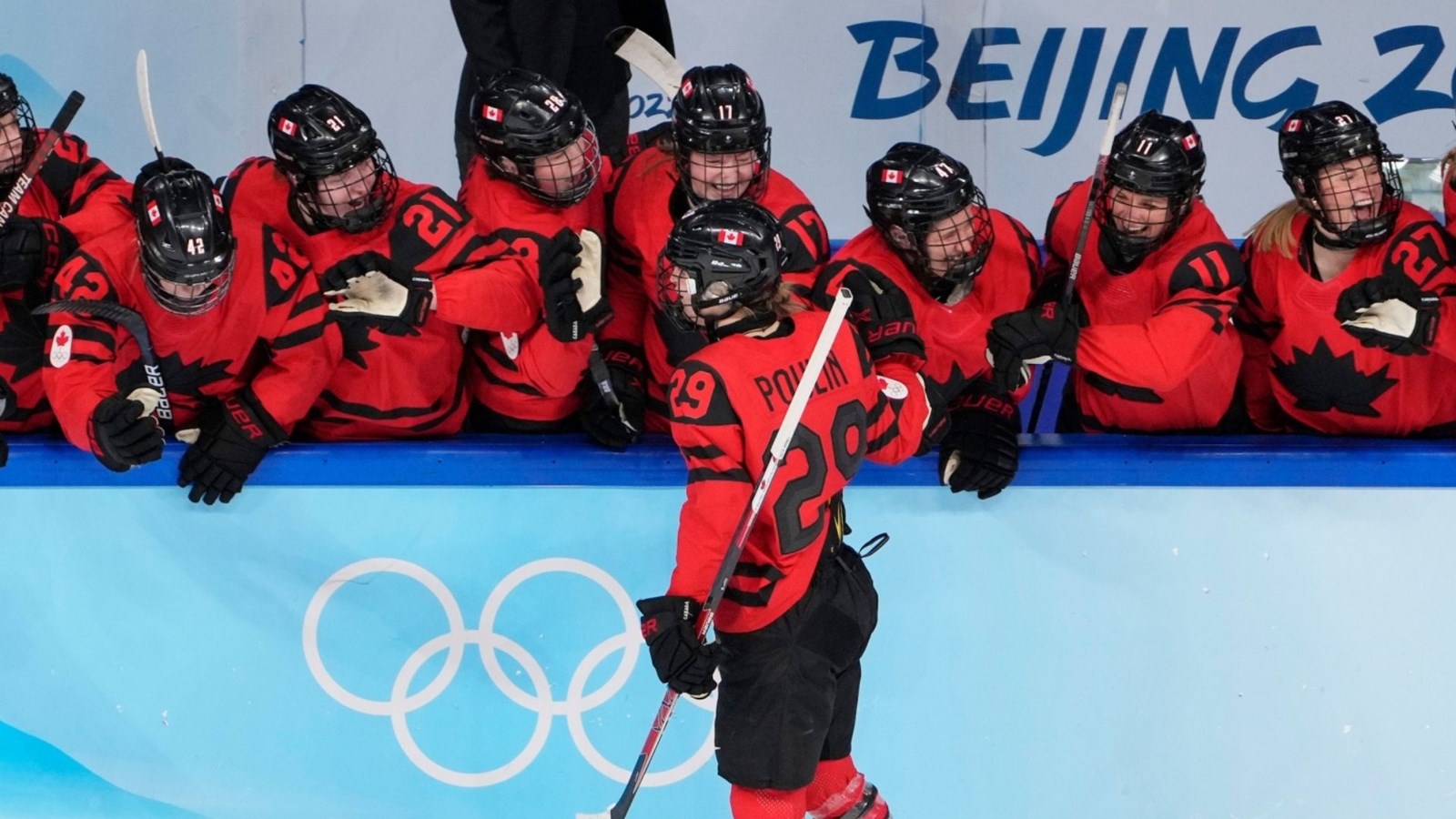 Équipe Canada et Mélodie Daoust remportent l'or à Pékin 