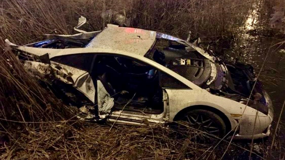 Un vol plané d'une Lamborghini