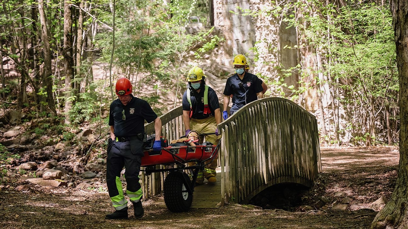 Une randonneuse secourue par les pompiers de Rigaud