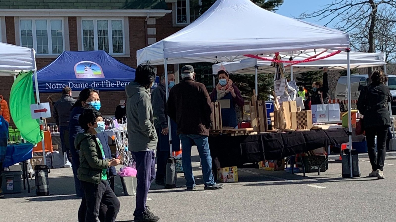 L'ouverture du Marché des Saveurs mensuel au Carrefour Notre-Dame