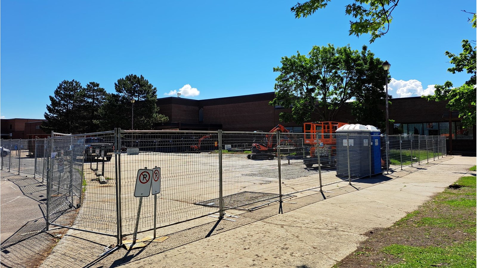 Ajout d'unités modulaires dans trois écoles de Salaberry-de-Valleyfield 