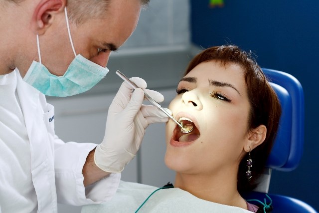 Comment soigner une carie dentaire ?