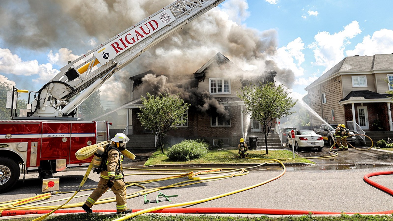 Deux semi-détachés ravagés par les flammes à Rigaud