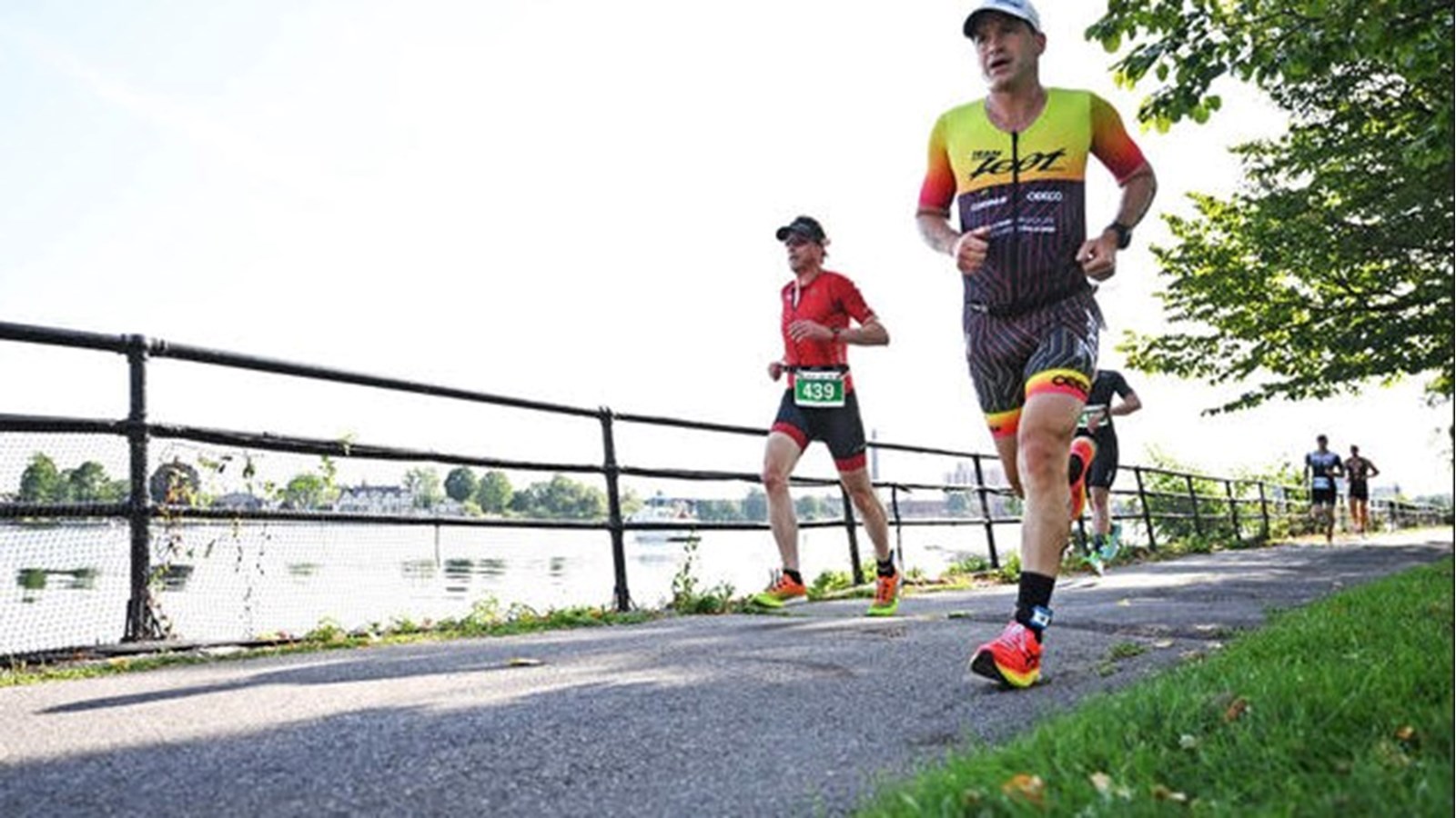 Près de 700 athlètes ont franchi la ligne d'arrivée du Triathlon Valleyfield