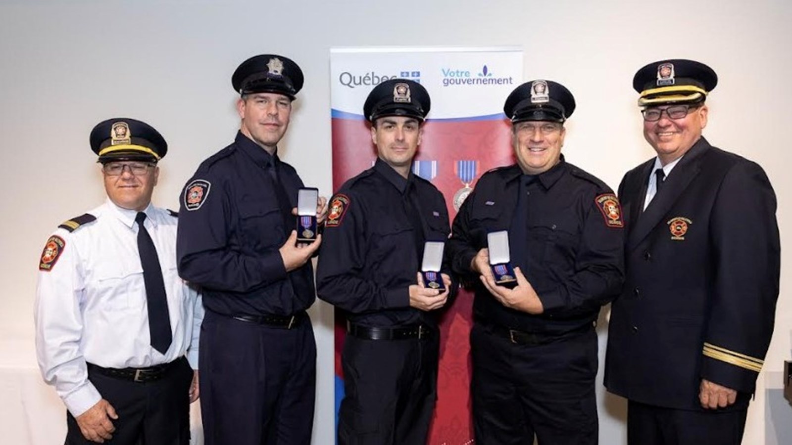 Trois pompiers de Salaberry-de-Valleyfield sont récompensés pour acte méritoire 